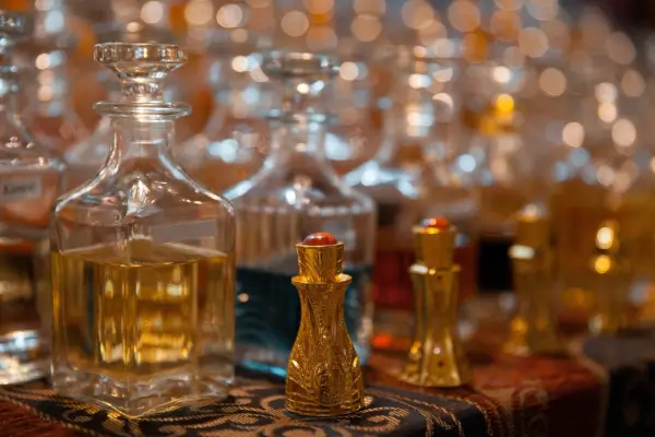 Perfumes de nicho femininos com fragrâncias orientais sensuais