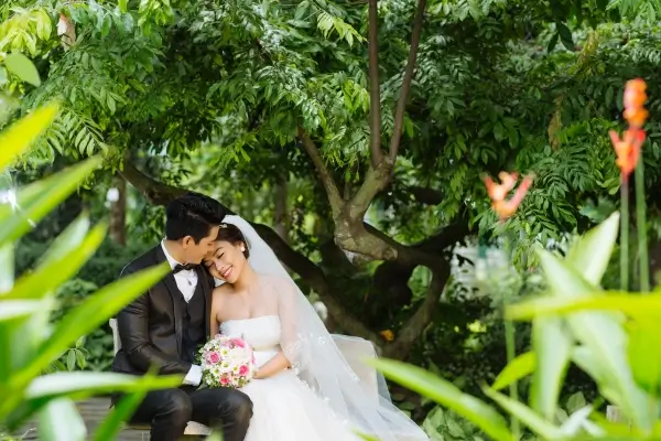 Perfumes de nicho com toque cítrico para noivos em casamento na primavera